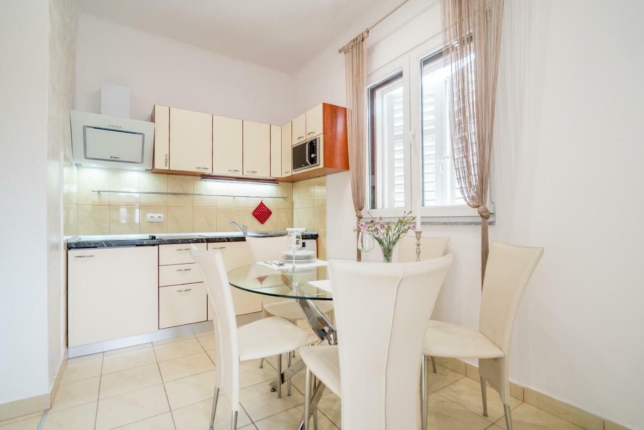 Adam Apartments Stobreč Eksteriør bilde