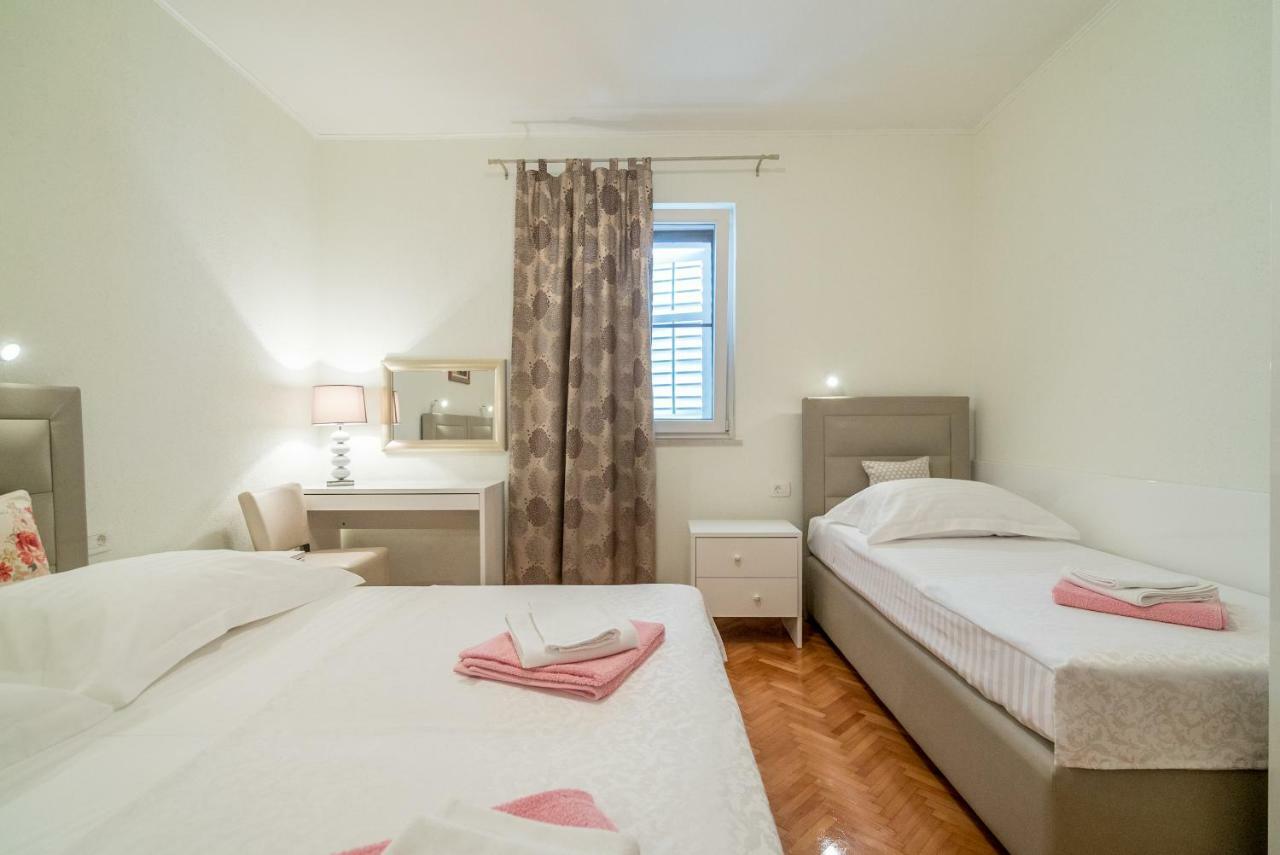 Adam Apartments Stobreč Eksteriør bilde