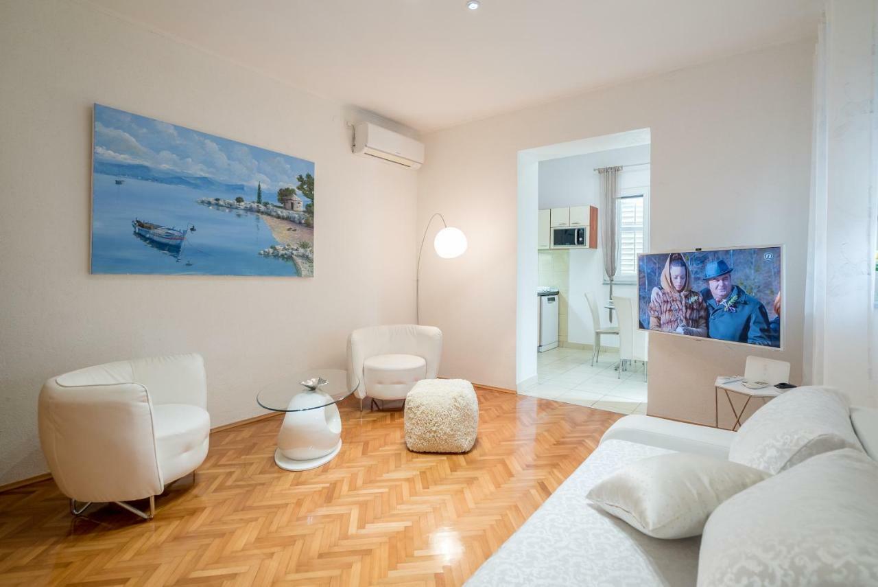 Adam Apartments Stobreč Eksteriør bilde