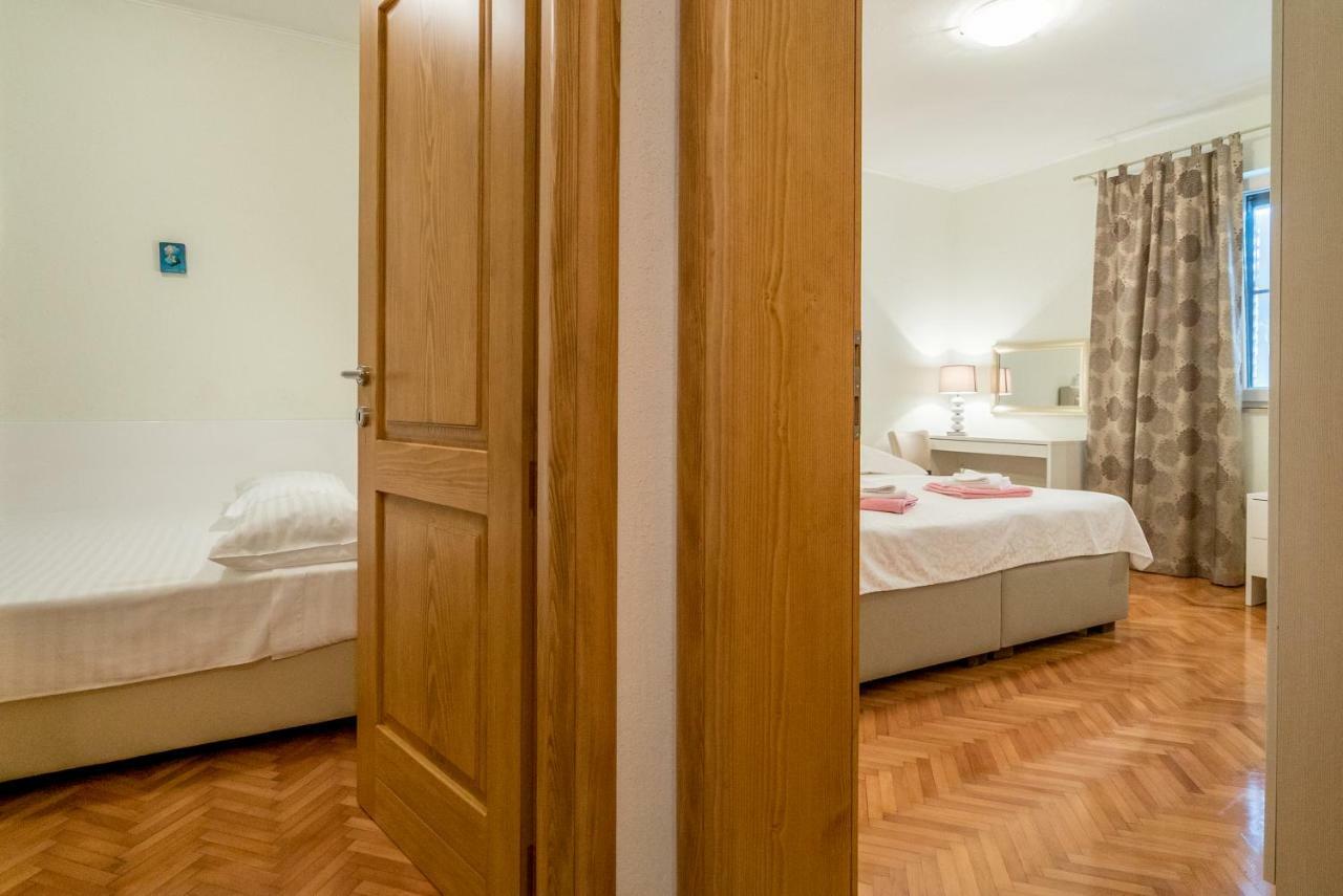 Adam Apartments Stobreč Eksteriør bilde