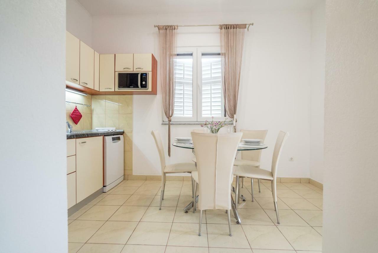 Adam Apartments Stobreč Eksteriør bilde